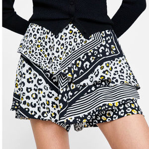 NWT Zara Size M Animal Print Skort Short